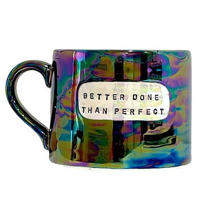 Кружка ручной работы NF ceramics «Better done than perfect», перламутровая, керамика, 500 мл, фото 1.