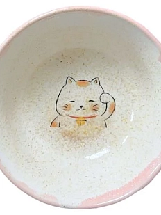 Блюдце ручной работы Керемет «Манэки-нэко», розовое, керамика, 12 см