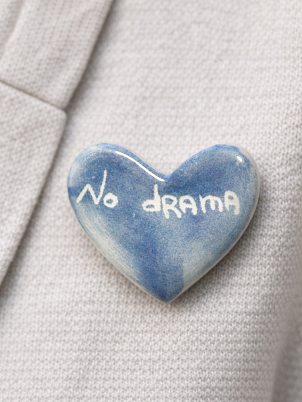 Брошь ручной работы сердечко с разводами No drama, синяя, керамика, фото 2.