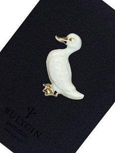 Брошь ручной работы Bulygin «Уточка», фарфор, бело-золотистая