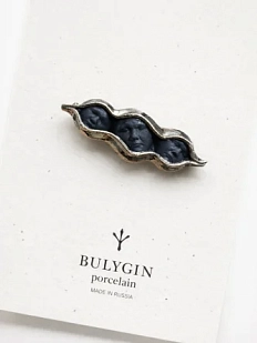 Брошь ручной работы Фарфор Булыгина «Горох», чёрно-серебристая