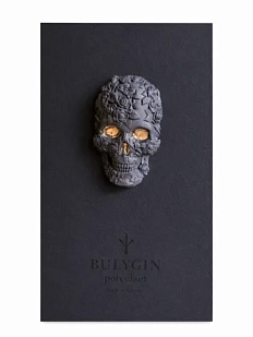 Брошь ручной работы Фарфор Булыгина «Череп» большая, чёрно-золотистая