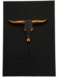 Брошь ручной работы Bulygin «Бык», фарфор, чёрно-золотистая