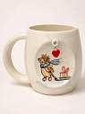 Кружка ручной работы НАДО ЖЕ с подвеской сердечком и росписью «Ёжик с подарком на санках», белая, керамика, 300 мл, превью фото 3