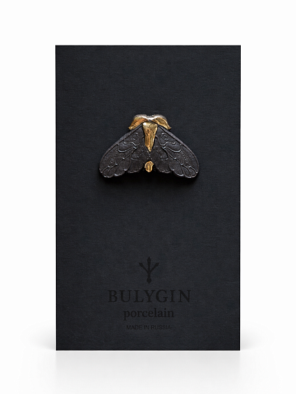 Брошь ручной работы Bulygin «Моль», фарфор, чёрно-золотистая, фото 2.