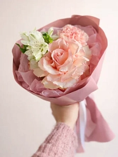 Букет-комплимент с розой