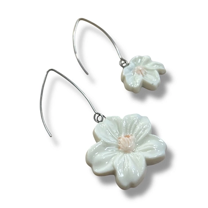 Серьги КерамЕлКа «Белые цветочки», фарфор, фото 2.