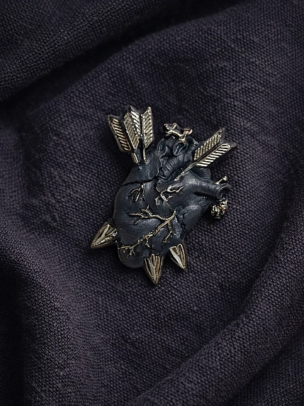 Брошь ручной работы Фарфор Булыгина «Разбитое сердце», чёрно-серебристая, фото 2.