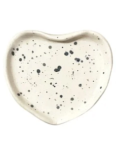 Блюдце ручной работы Катя Вебер Сердечко в точку, белое, керамика, 8 см