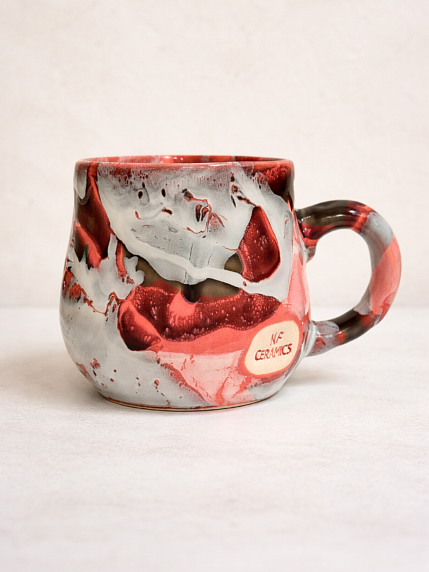 Кружка ручной работы NF ceramics «Тревожный сырок», розово-серая, керамика, 400 мл, фото 2.