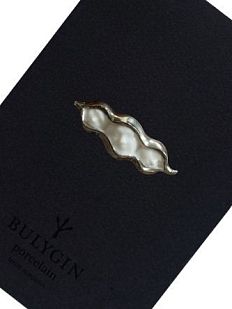 Брошь ручной работы Bulygin «Горох», бело-серебристая, фарфор