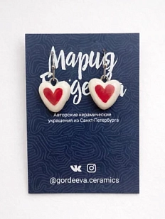 Серьги Мария Гордеева Сердечки, на короткой петле, керамика, красно-белые