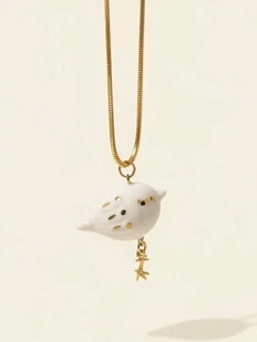 Подвеска ручной работы РУКИ В ГЛИНЕ с птичкой, золотистая, фарфор