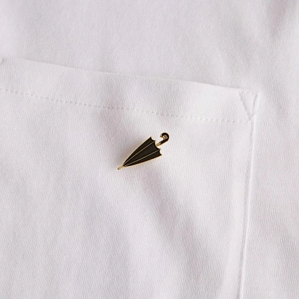 Металлический значок Heart of Moscow «Черный зонт», серия Петербург, фото 3.