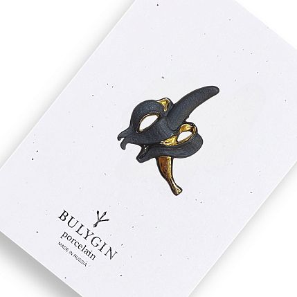 Брошь ручной работы Bulygin «Банан», фарфор, чёрно-золотистая, фото 1.