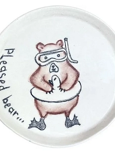 Тарелка ручной работы «Pleased bear в спасательном круге», керамика, 15 см