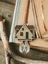 Брелок «Домик на курьих ножках», дерево