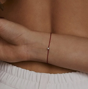 Браслет Something Special с золотистой звездочкой mini на красной нити, фото 2.