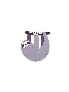 Брошь ручной работы «Ленивец», серая, дерево