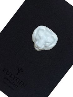 Брошь ручной работы Bulygin «Львица», белая, фарфор
