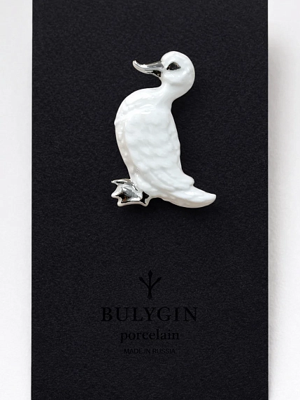 Брошь ручной работы Фарфор Булыгина «Уточка», бело-серебристая, фото 1.