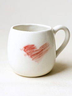 Кружка ручной работы с сердцем, белая, керамика, 250 мл