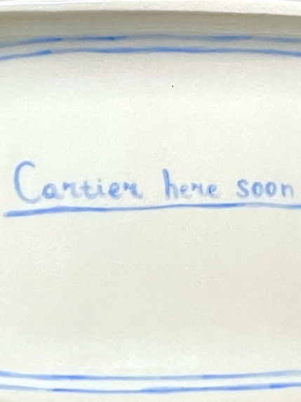 Блюдце ручной работы Йеллоускуп «Cartier here soon», керамика, 17 см, фото 2.