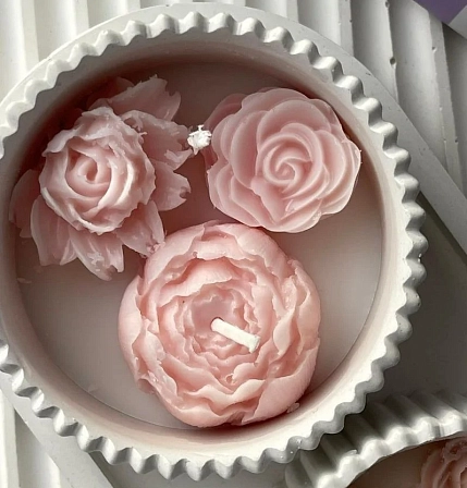 Подарочный набор с двумя шкатулками с цветочными свечами, фото 3.