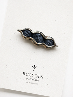 Брошь ручной работы Bulygin «Горох», фарфор, чёрно-серебристая