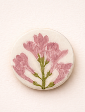 Брошь ручной работы Elizabeth Madar Сирень, малая, керамика