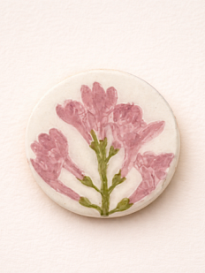 Брошь ручной работы Elizabeth Madar Сирень, малая, керамика