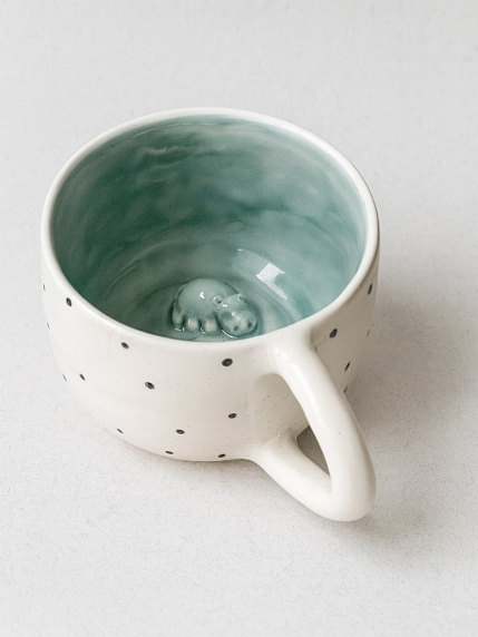 Кружка ручной работы с фигуркой внутри Бегемотик, белая, керамика, 400мл, фото 1.