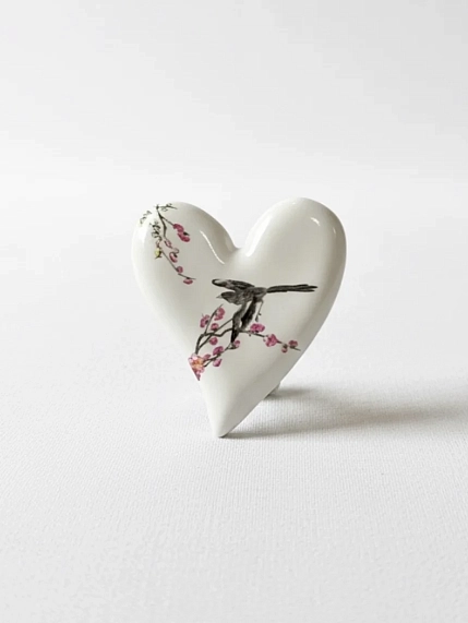 Брошь ручной работы КерамЕлКа «Длинное сердце с цветами», белая. керамика, фото 2.