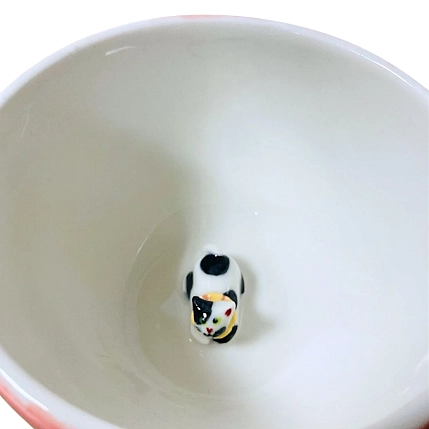 Кружка ручной работы Маковка с фигуркой внутри «Котик», бело-розовая, 300 мл, круглая, фото 3.