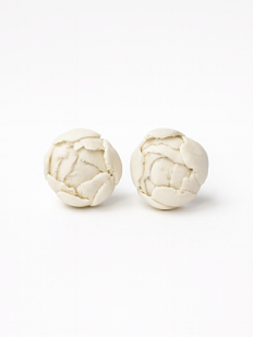 Серьги-гвоздики «Пион», полимерная глина, белые