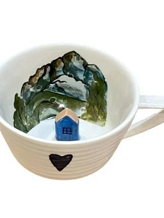 Чашка для чая ручной работы Мадам де Тюль с фигуркой внутри Домик у горы, белая, фарфор, 250 мл