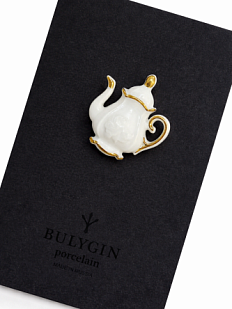 Брошь ручной работы Bulygin «Кофейник», фарфор, бело-золотистая