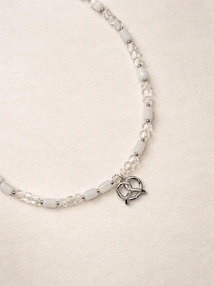 Чокер ручной работы Идеальное совпадение «Серебристый крендель», белый, фото 1.