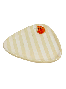 Тарелка ручной работы Спящая лисичка, в полоску, керамика, 18 см