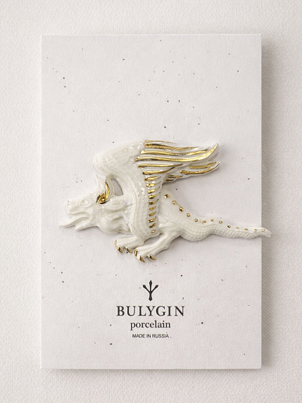 Брошь ручной работы Фарфор Булыгина «Песозмей», бело-золотистая, фото 1.