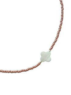 Чокер ручной работы с клевером, бежевый, бисер