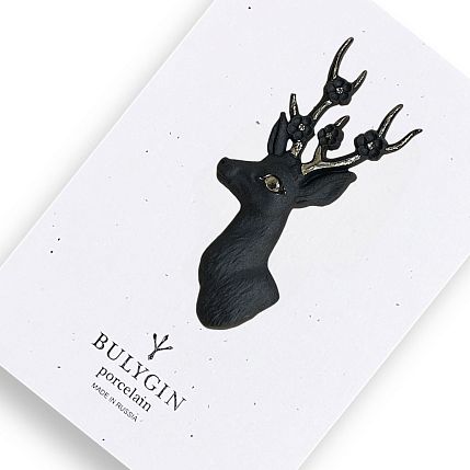 Брошь ручной работы Bulygin «Олень», фарфор, чёрно-серебристая, фото 1.