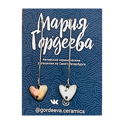 Серьги на длинной петле Сердечки, керамика, белые с розовым, фото 1.