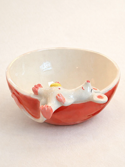 Глубокая тарелка ручной работы «Мышка с сыром», красная, керамика, 16 см, фото 2.