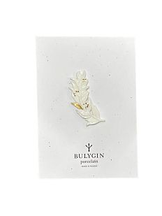 Брошь ручной работы Bulygin «Веточка оливы», фарфор, бело-золотистая