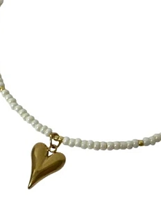 Чокер ручной работы с золотистым сердечком