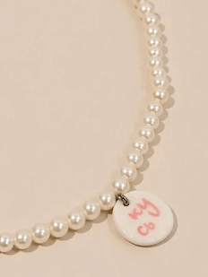 Чокер ручной работы Радость Рядом с подвеской «Кусь», полимерная глина, бисер, розовый