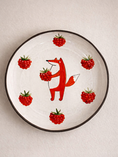 Тарелка ручной работы Ким керамика с бортиком Лис с малиной, белая, 13 см