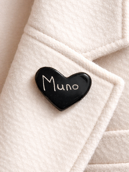 Брошь ручной работы сердечко «Мило», чёрная, керамика, фото 2.