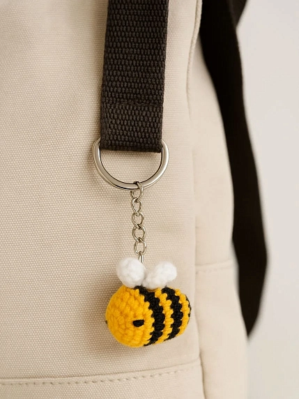 Вязаный брелок, обвес на сумку DARI DARI «Пчёлка», жёлтый, 5 см, фото 3.